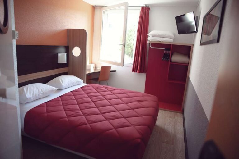 chambre dhotel moderne et confortable premiere classe