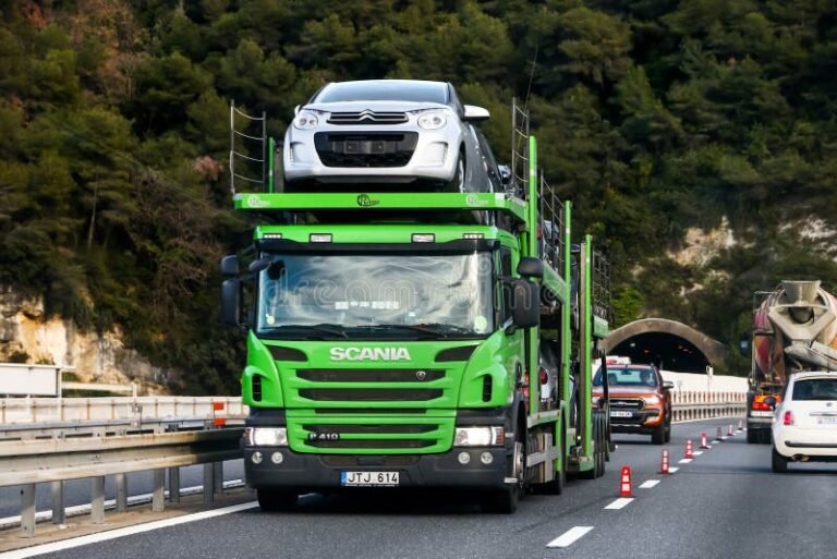 conducteur poids lourd sur route provencale