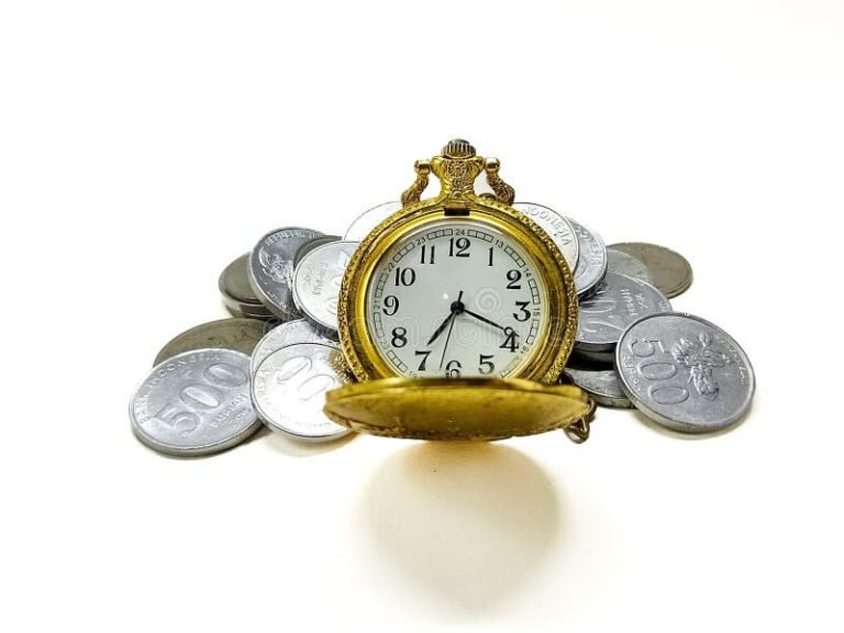 Peut-on Se Faire Payer Ses Heures CPF Lors De La Retraite 31 horloge avec pieces de monnaie et retraite