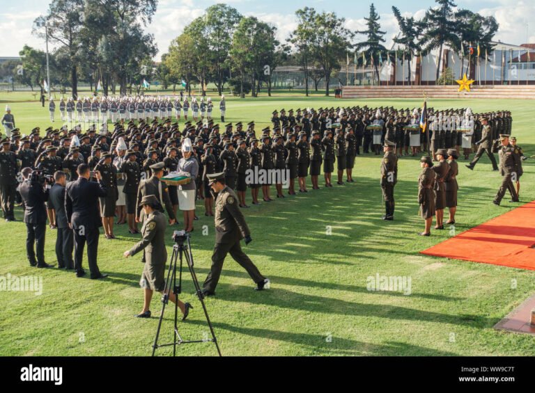 jeunes policiers en formation sur le terrain