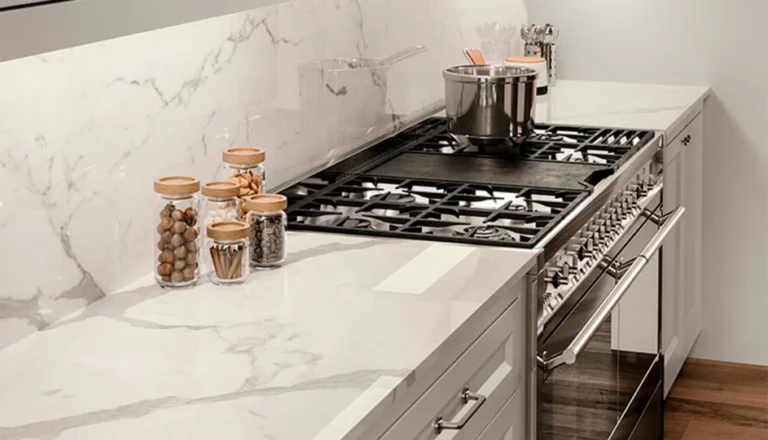 plan de travail moderne en cuisine elegante